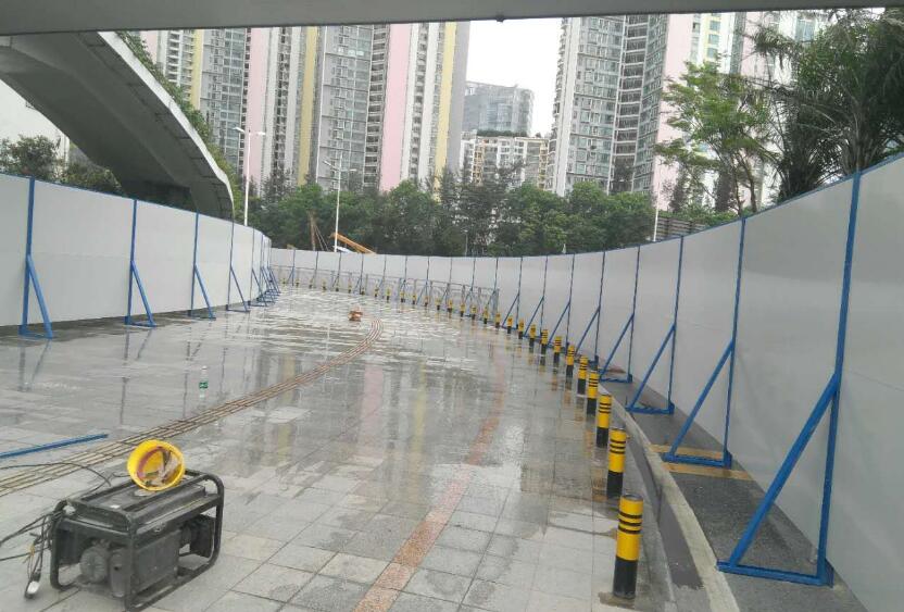 PVC施工圍擋下雨后會生銹嗎