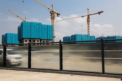 致力改善工程項(xiàng)目建筑安全，旭東鋼構(gòu)施工圍擋備受市場(chǎng)推崇
